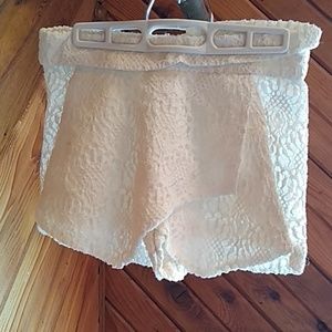 Cream/White Lace Skort Size Small